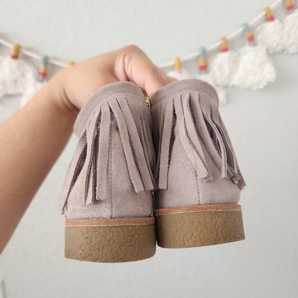 Kate Spade Gray Suede Fringe Side Zip Ankle Booties Boho Minimalist Chic 6.5 - Picture 5 of 12